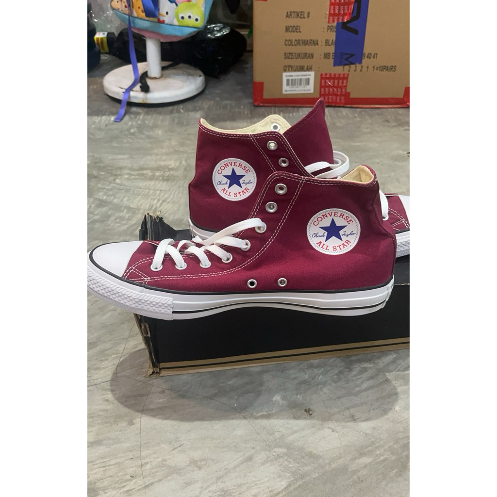 Sepatu con M9613C