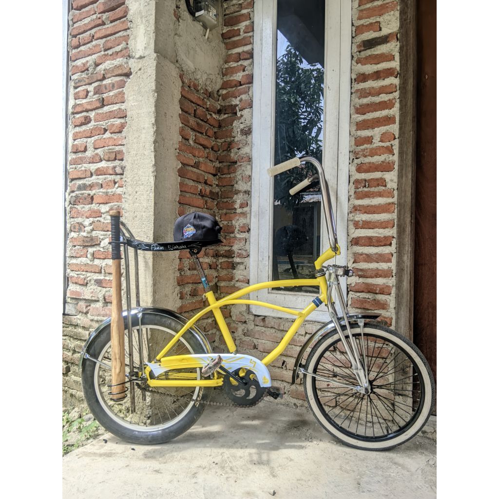 Sepeda Lowrider