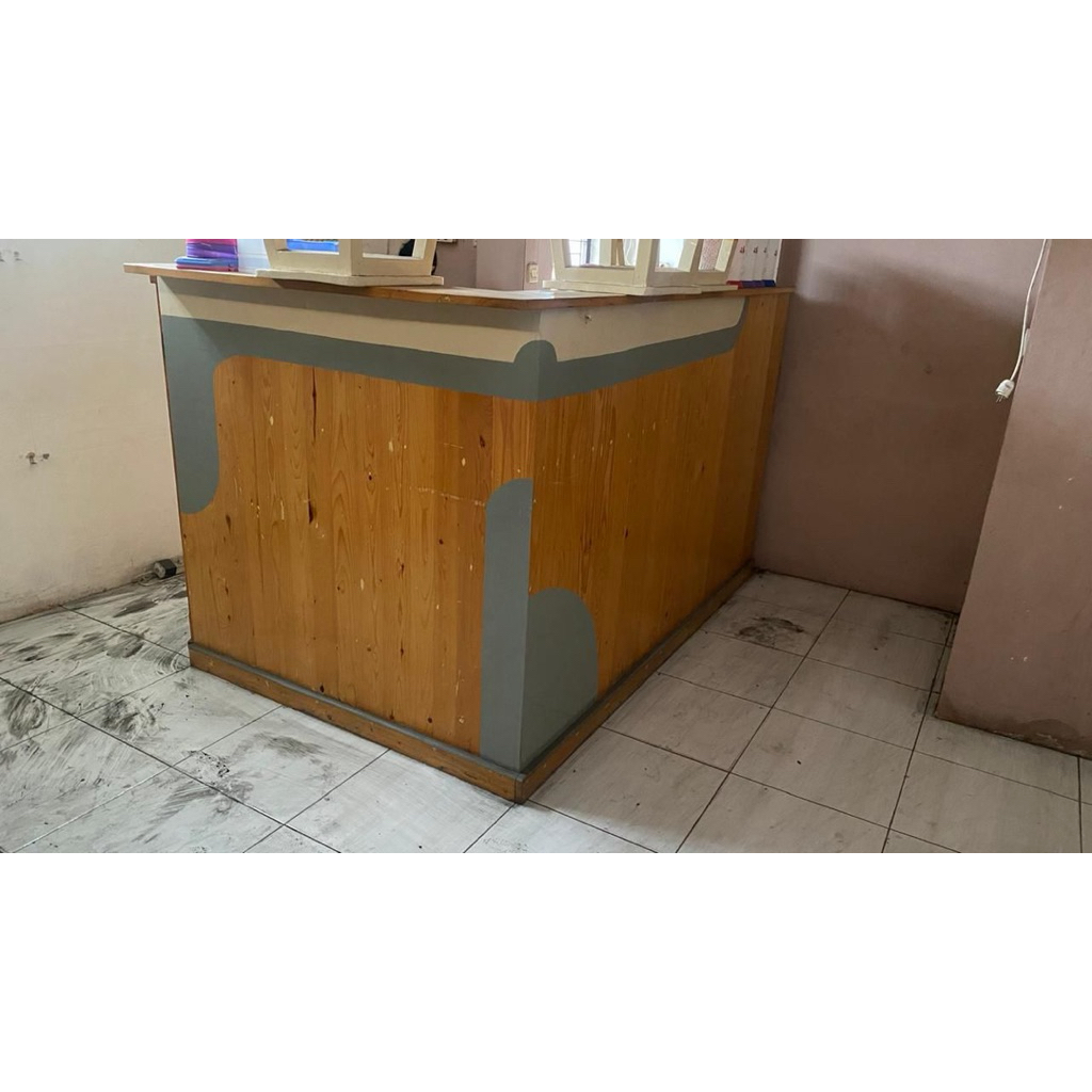 meja kursi meja receptionist cafe bekas masih mulus