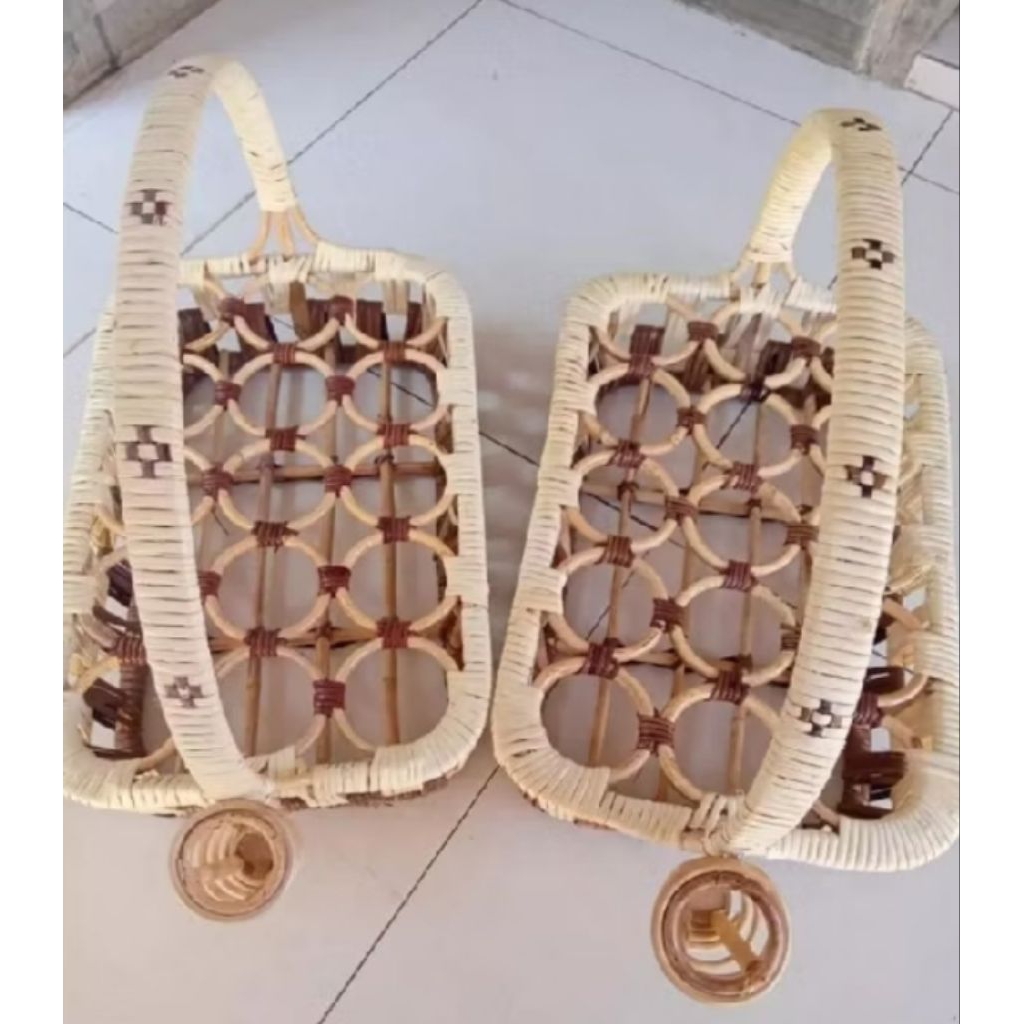 Keranjang Air Mineral Tempat Aqua Rotan tempat Botol Gelas Tamu