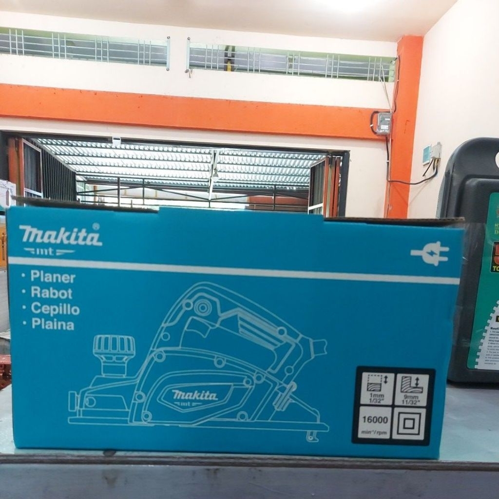 mesin ketam listrik Makita mt 1902B