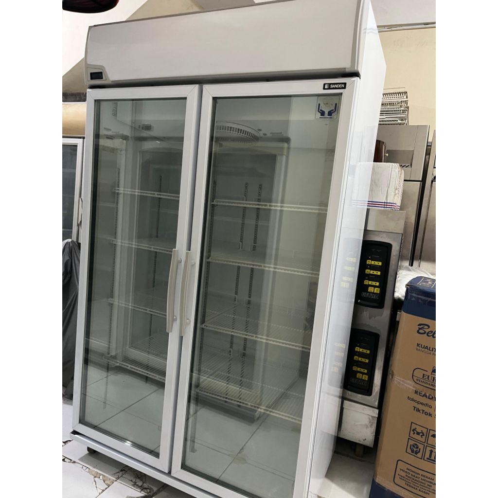 showcase chiller 2 pintu second sanden