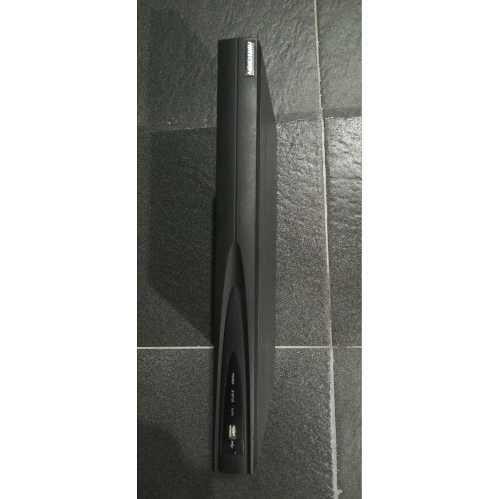 NVR POE HIKVISION 4 CHANNEL DS-7604NI-SE/P