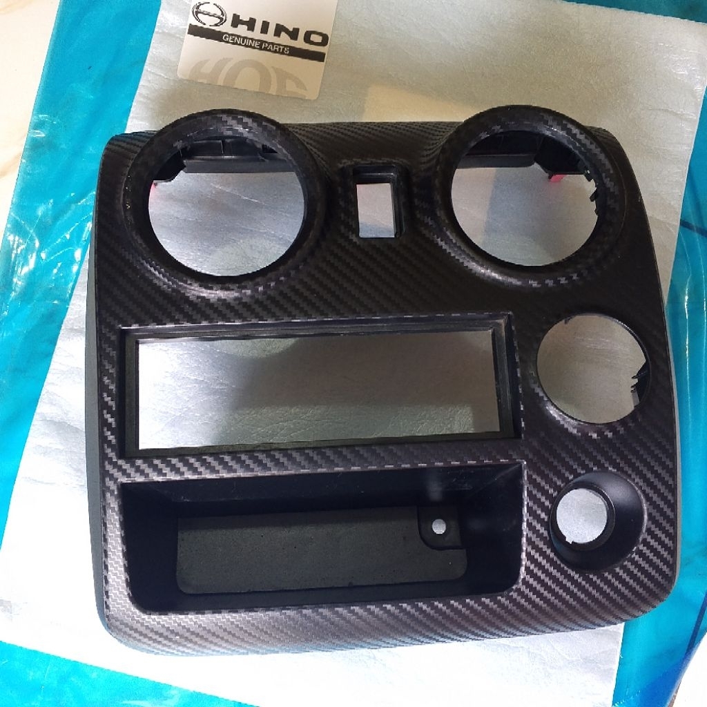 PANEL DASHBOARD atau PANEL TAPE AUDIO HINO DUTRO EURO 4 ORIGINAL