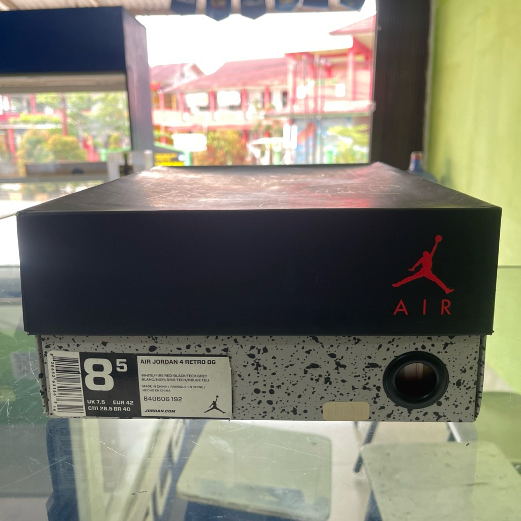 sepatu nike air jordan size 42 second ada box
