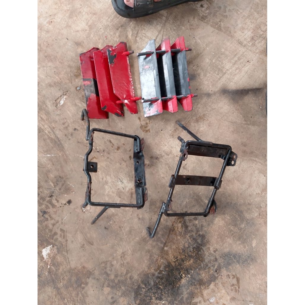 Sirip dan Breket Tangki Trail Hyosung Rx 125 Monstrac Sepasang original
