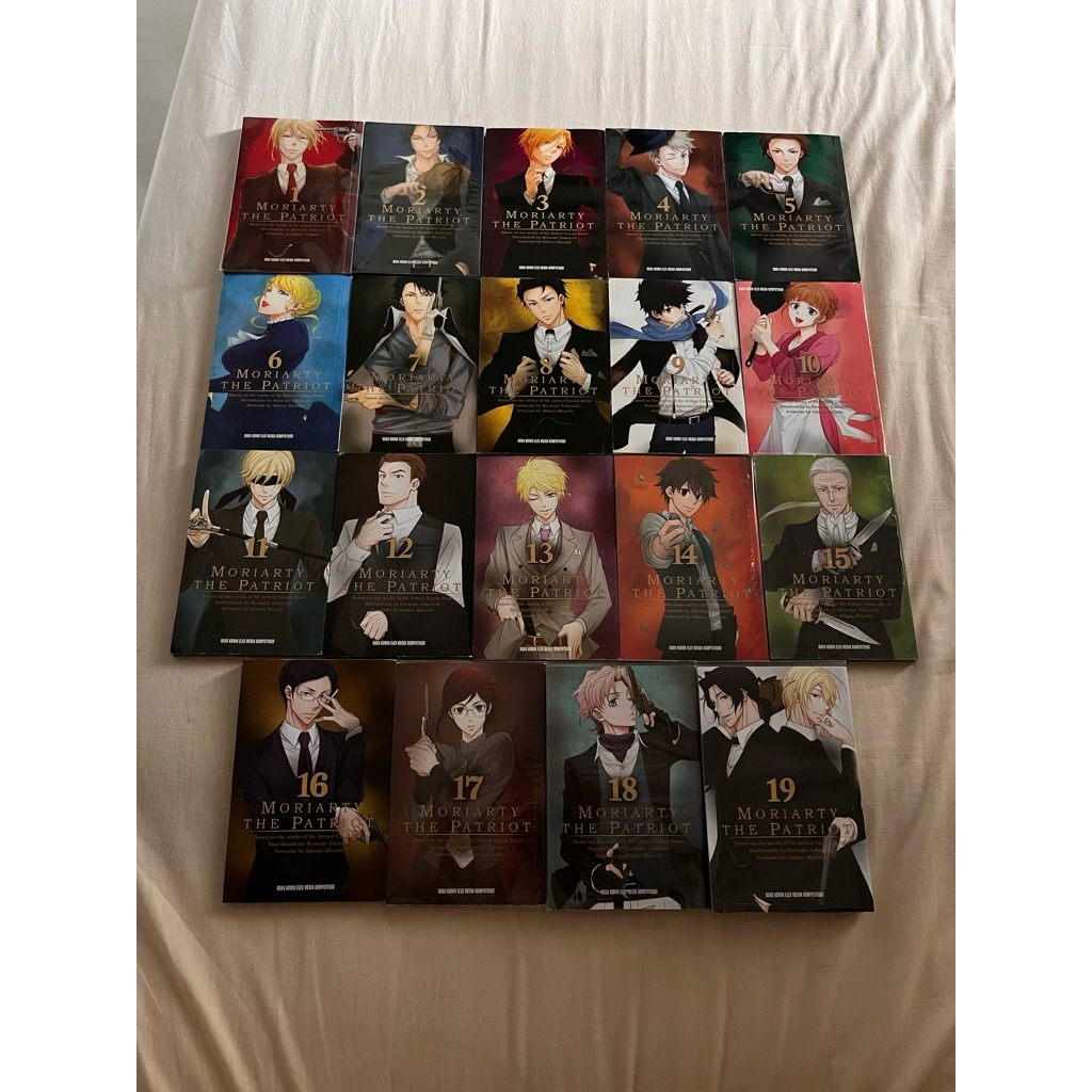 [PRELOVED] WAJIB BACA DESK manga moriarty the patriot vol 1-19 (booked)