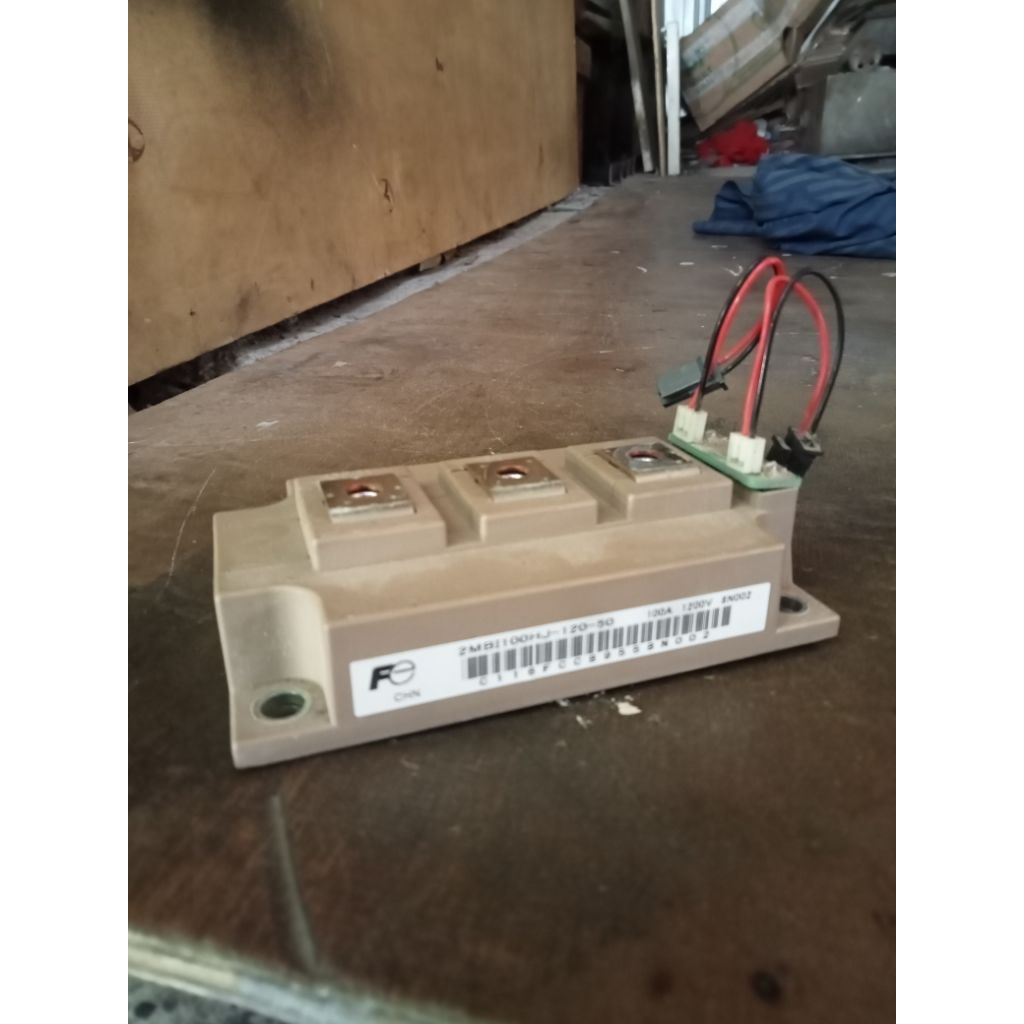IGBT type 2MBl100HJ - 120 - 50.  100A  1200V