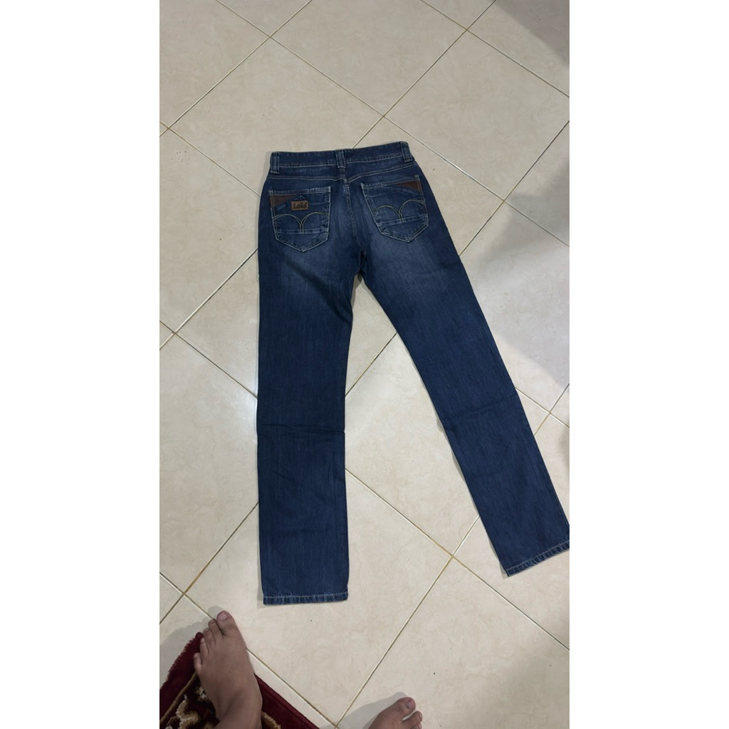 Celana lois second perfect condition size 28 dan levis
