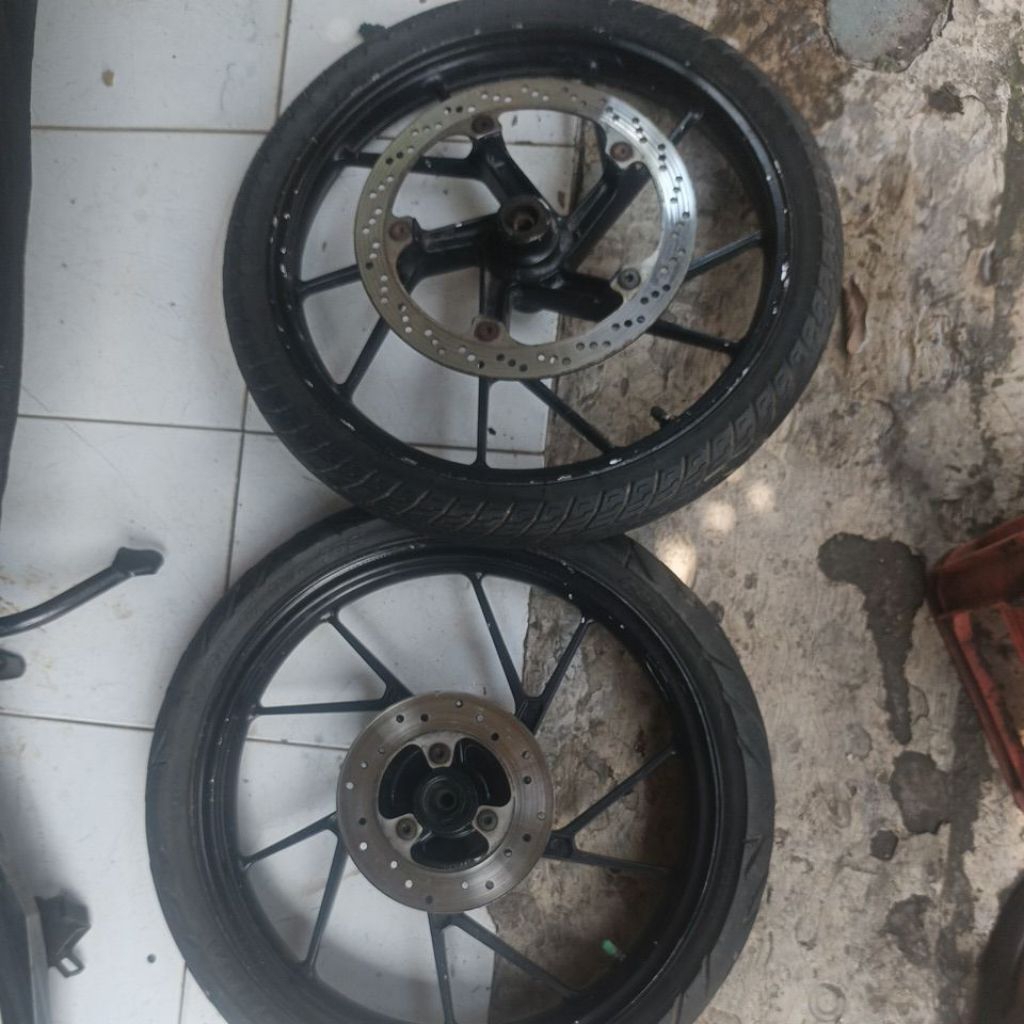 velg Suzuki shogun 125 SP original Enkei pnp satria Fu,bonus ban depan/belakang msh tebal kondisi si