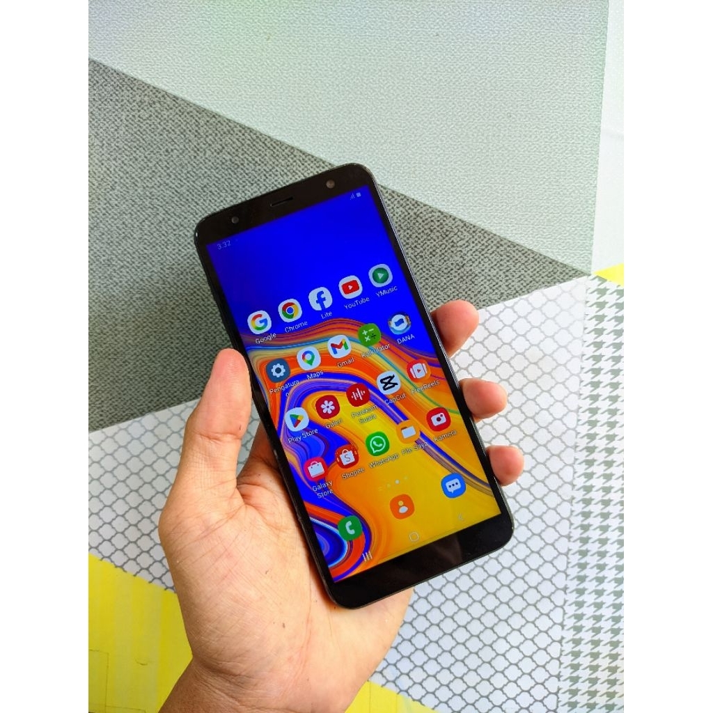 SAMSUNG J6PLUS RAM 4GB/64GB SECOND RESMI BERGARANSI DAN BISA YA