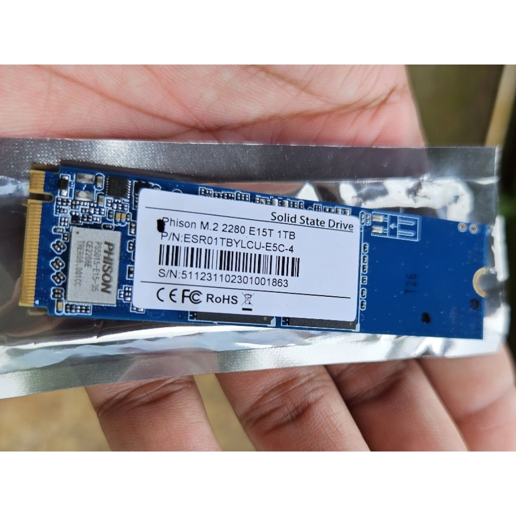 SSD nvme 1TB Merk Phison sentinel Good kondisi ( 97-100% ) random