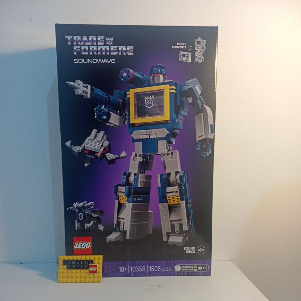LEGO 10358 ICONS Transformers Soundwave
