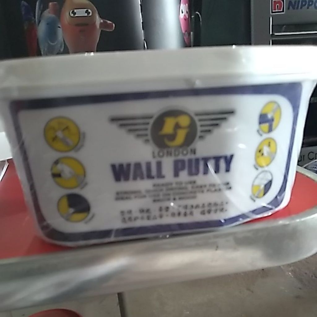 Plamir tembok RJ