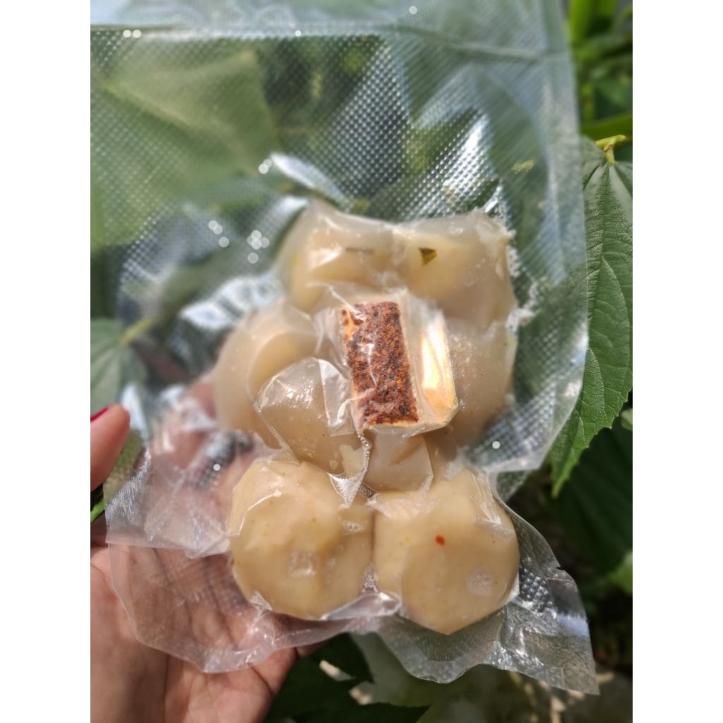 cilok isi ayam suwir pedas