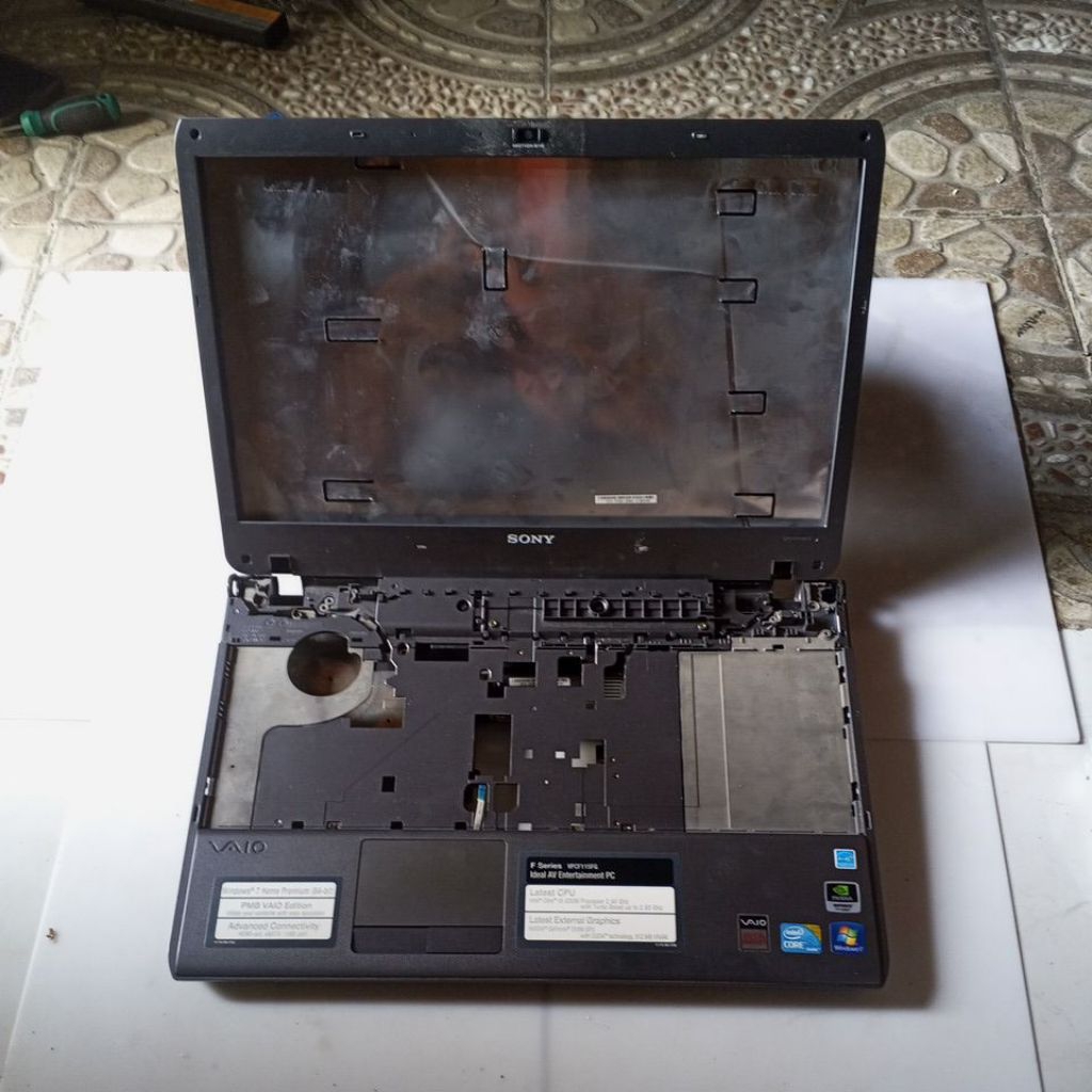 Casing laptop Sony Vaio PCG -81211W Fullset