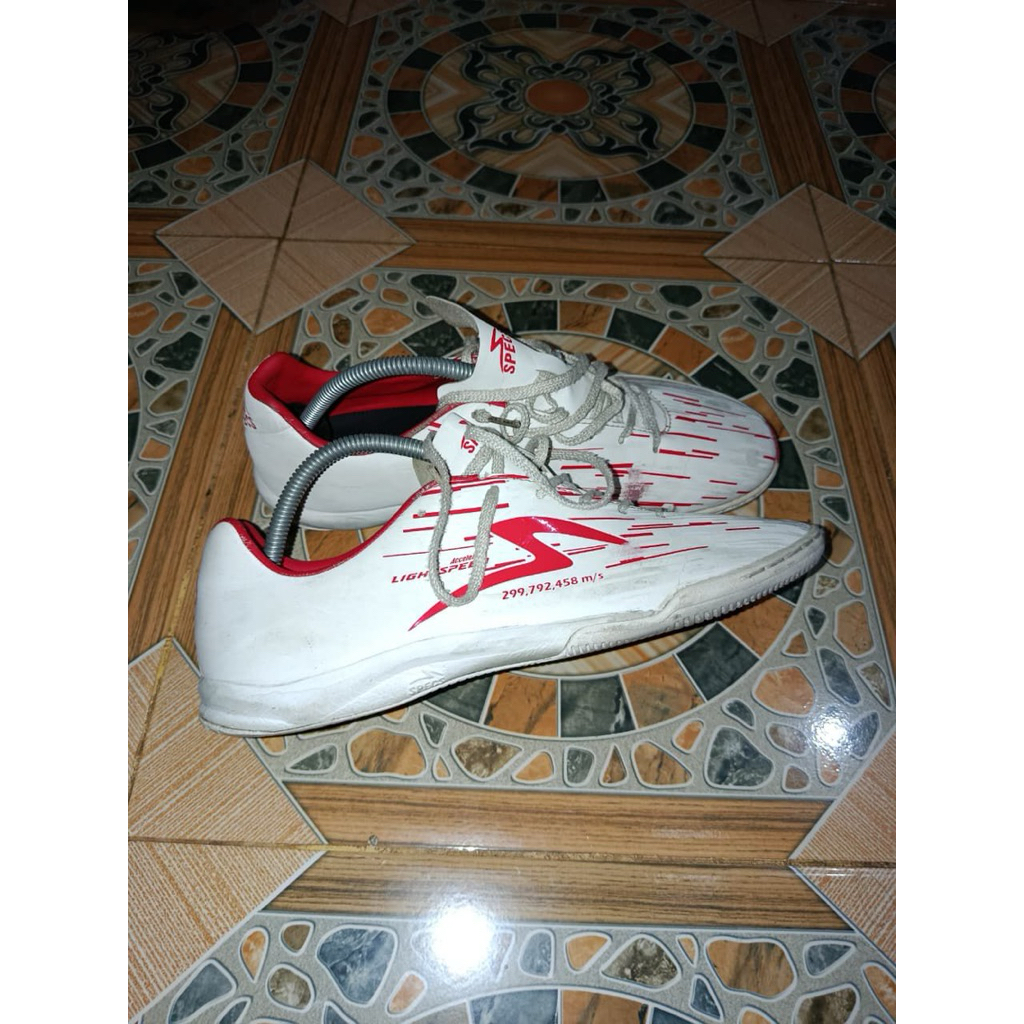 Sepatu Futsal Specs Lightspeed Reborn IN White Emperor Red