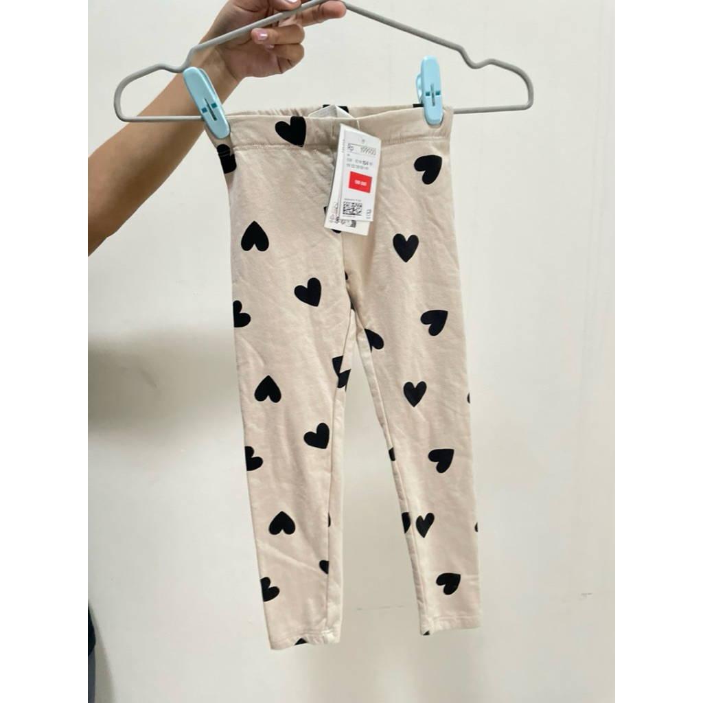 Celana legging H&M kids girls cream love hitam ukuran 3-4th, 4-5th sale agak kotor (reject)