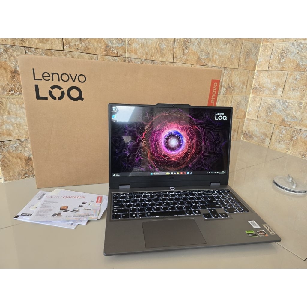 Lenovo LOQ 15 RTX 4060 8gb Ryzen 7 7435HS Garansi Resmi ADP panjang