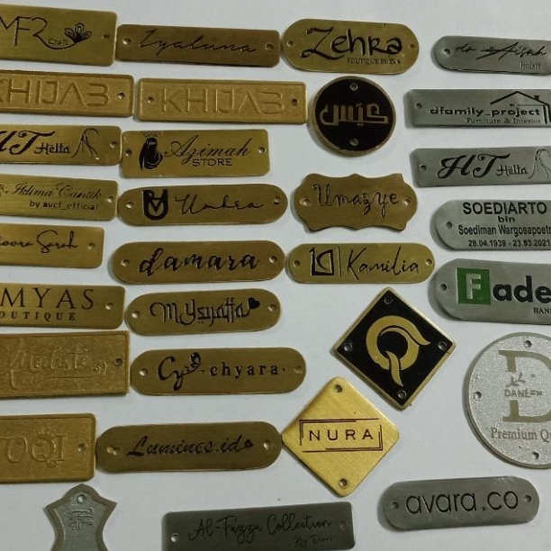 LABEL PLAT HIJAB KUNINGAN FREE DESAIN NAMA DAN LOGO