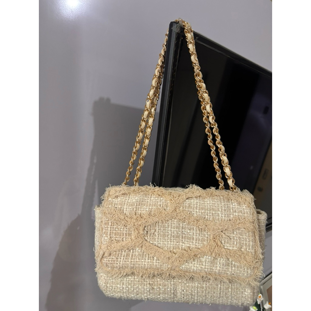 Preloved Femmebravile