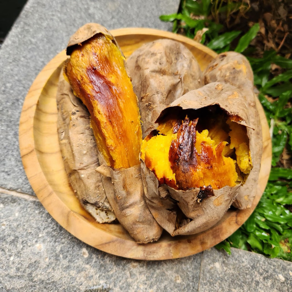 Si Manis Ubi Madu Oven Matang 1kg / Ubi Madu Cilembu / Asli Ubi Tawangmangu Manis Legit