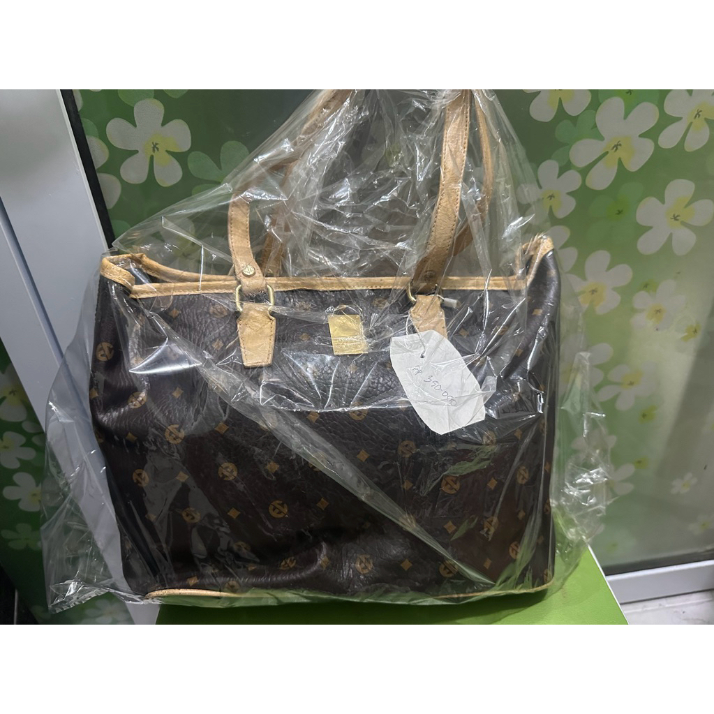 Preloved tas enrico-coveri wanita