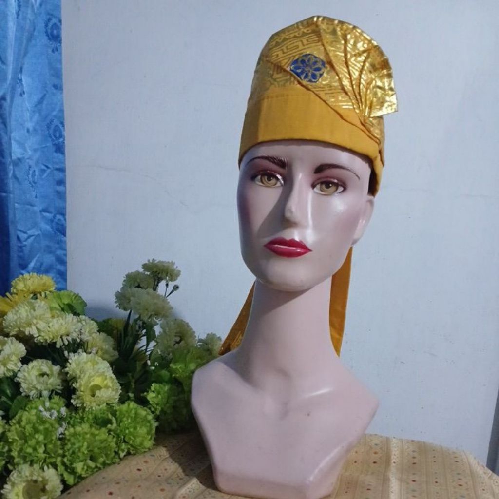 Udeng Bali Kuning keemasan