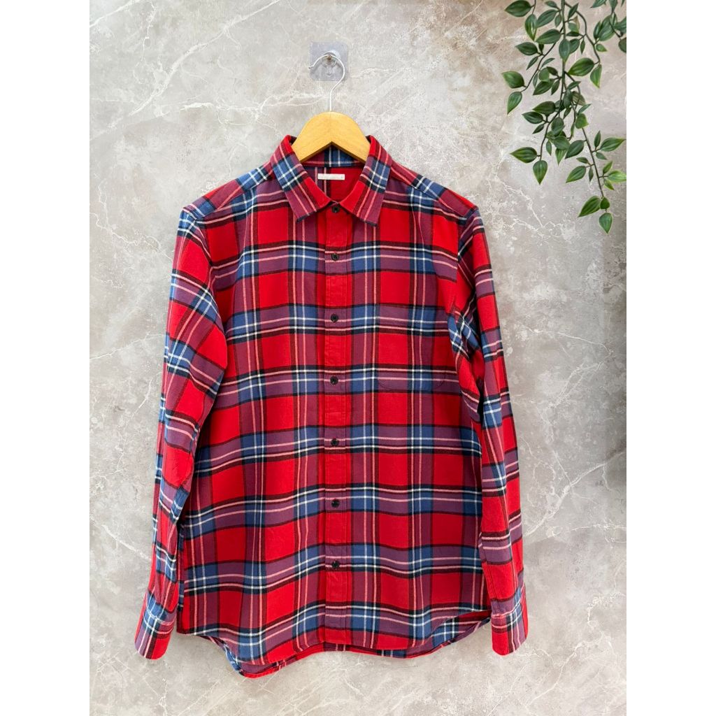 GU (Global Uniqlo) Flannel Shirt Kotak Merah Navy Clean Size L