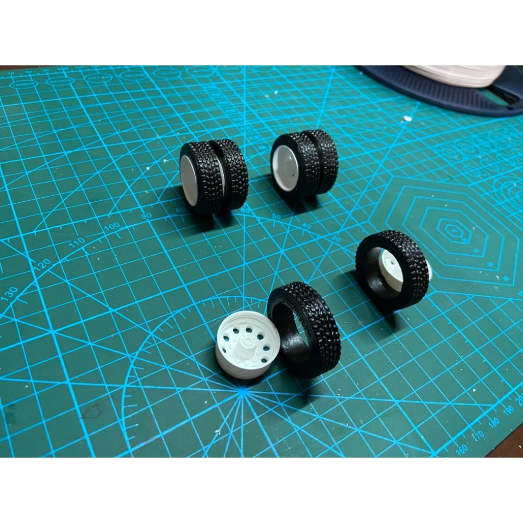 Velg dan Ban Bus RKC, miniatur bus, aksesoris mainan