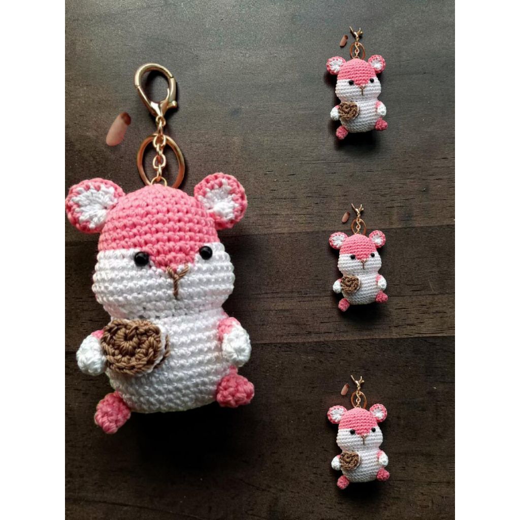 Hamster amigurumi keychain