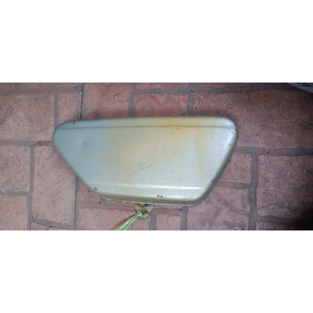tutup aki sebelah kanan yamaha rs100/rs125/ls3