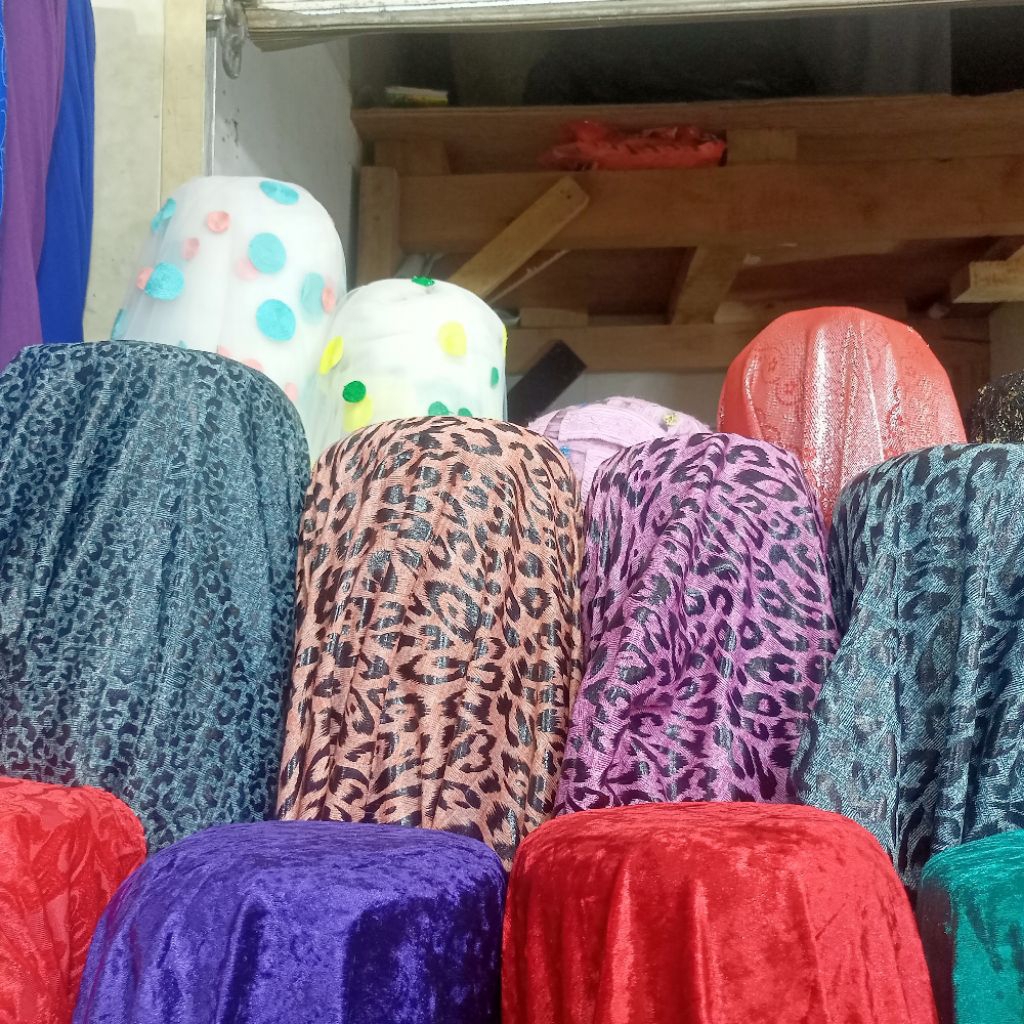 Kain/Bahan Spandek Motif Macan / Kain Spandek Motif Antik