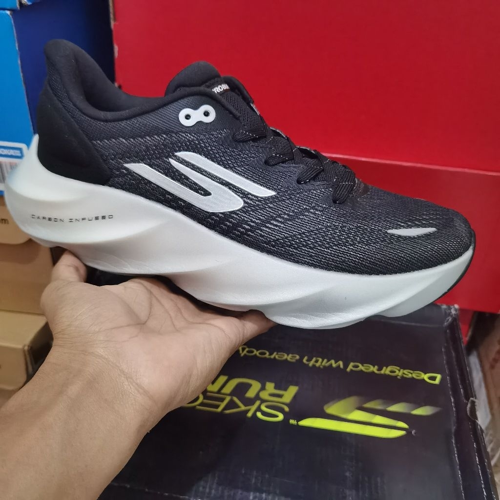 sepatu lari skechers skx AERO BURST carbon infused running
