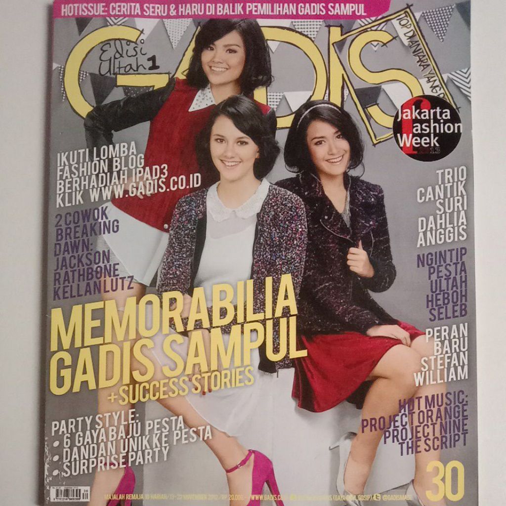 Majalah Gadis Tahun 2012 Cover Suri (Gadsam'2010) Dahlia (Gadsam'2011) & Anggis (Gadsam'2012)