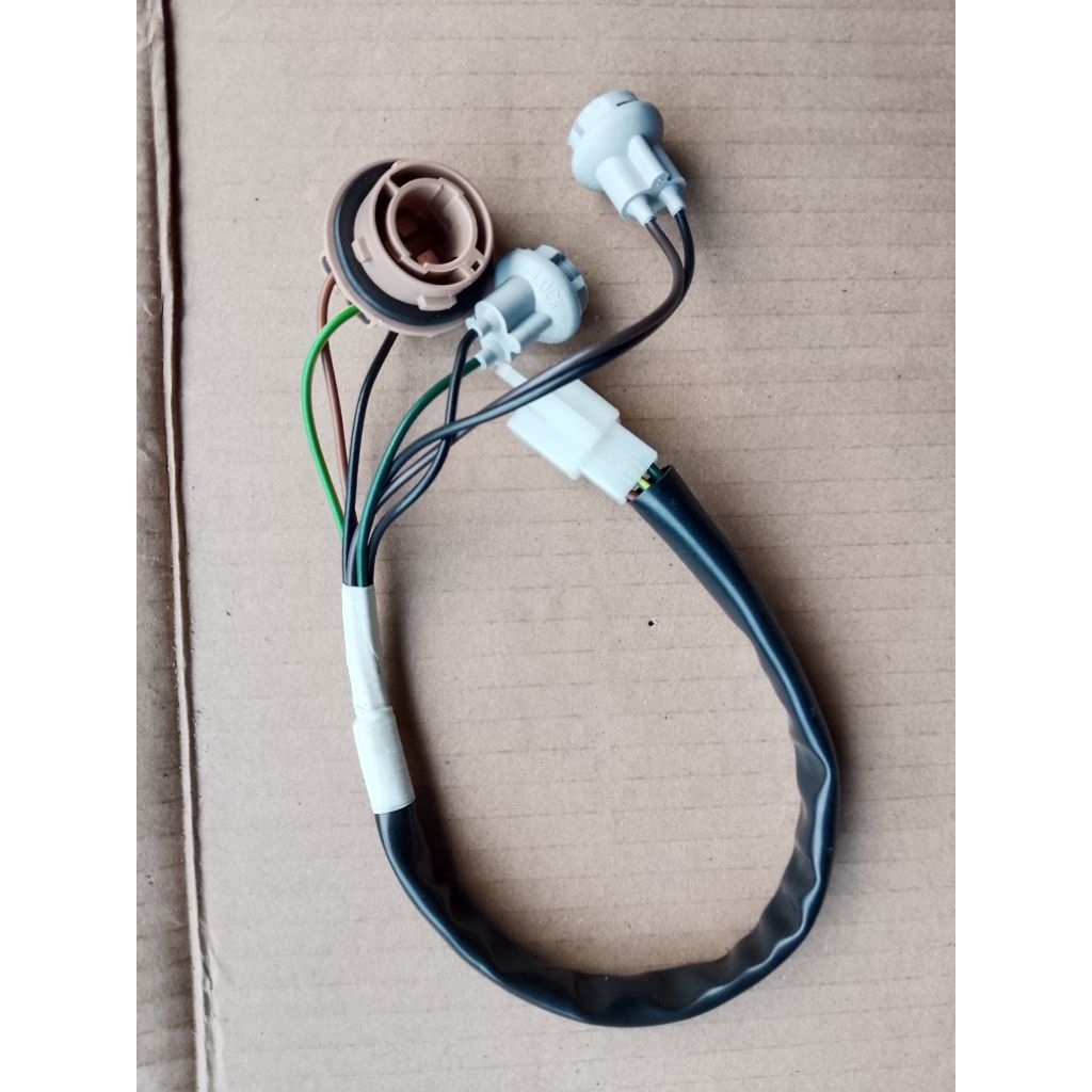 Socket fitting lampu belakang socket stoplamp beat fi K25
