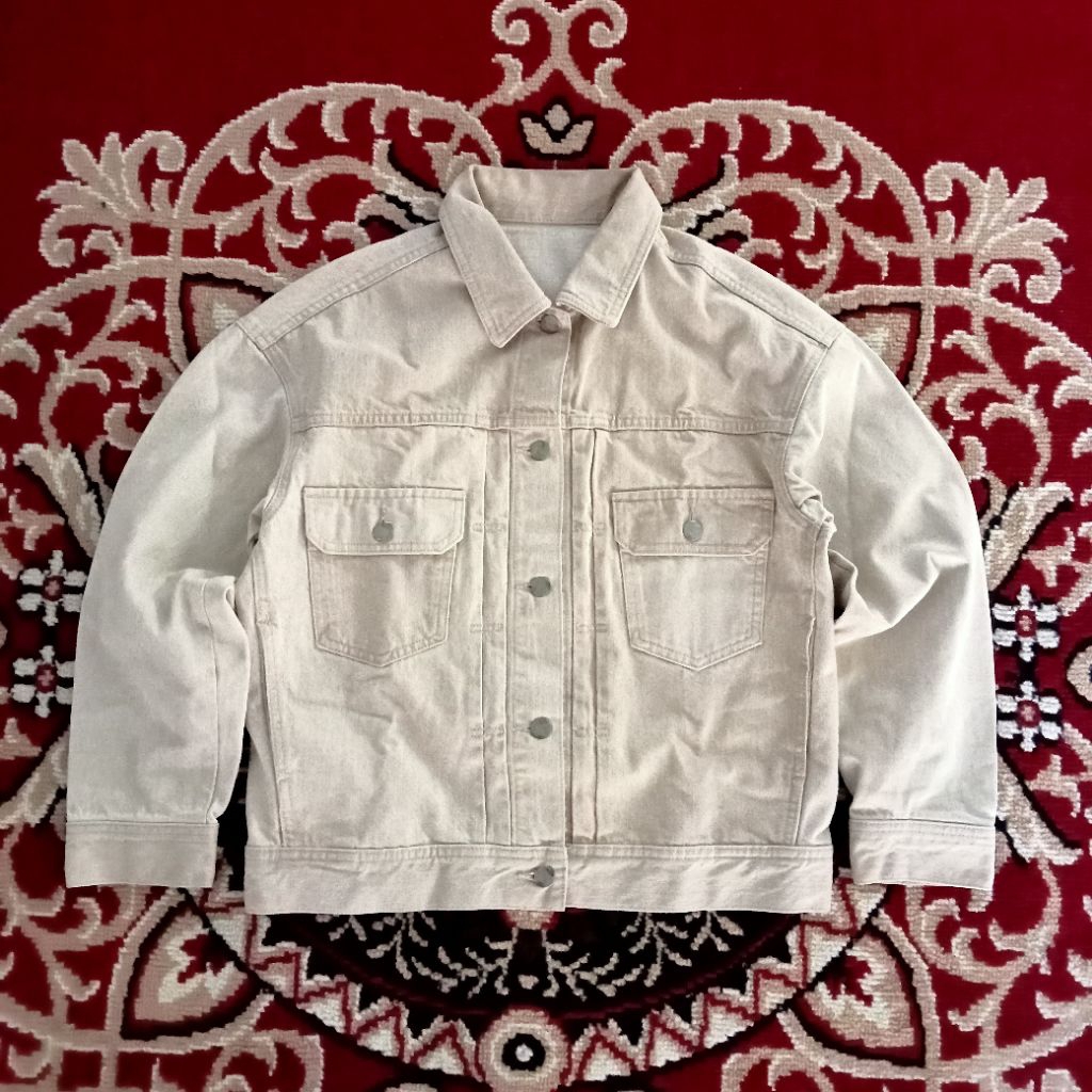 Uniqlo GU Trucker Type ll DenimJacket Jeans Cream