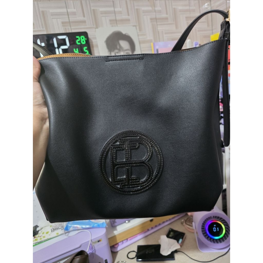 [PRELOVED] TAS EVERBEST KAWIKA HITAM