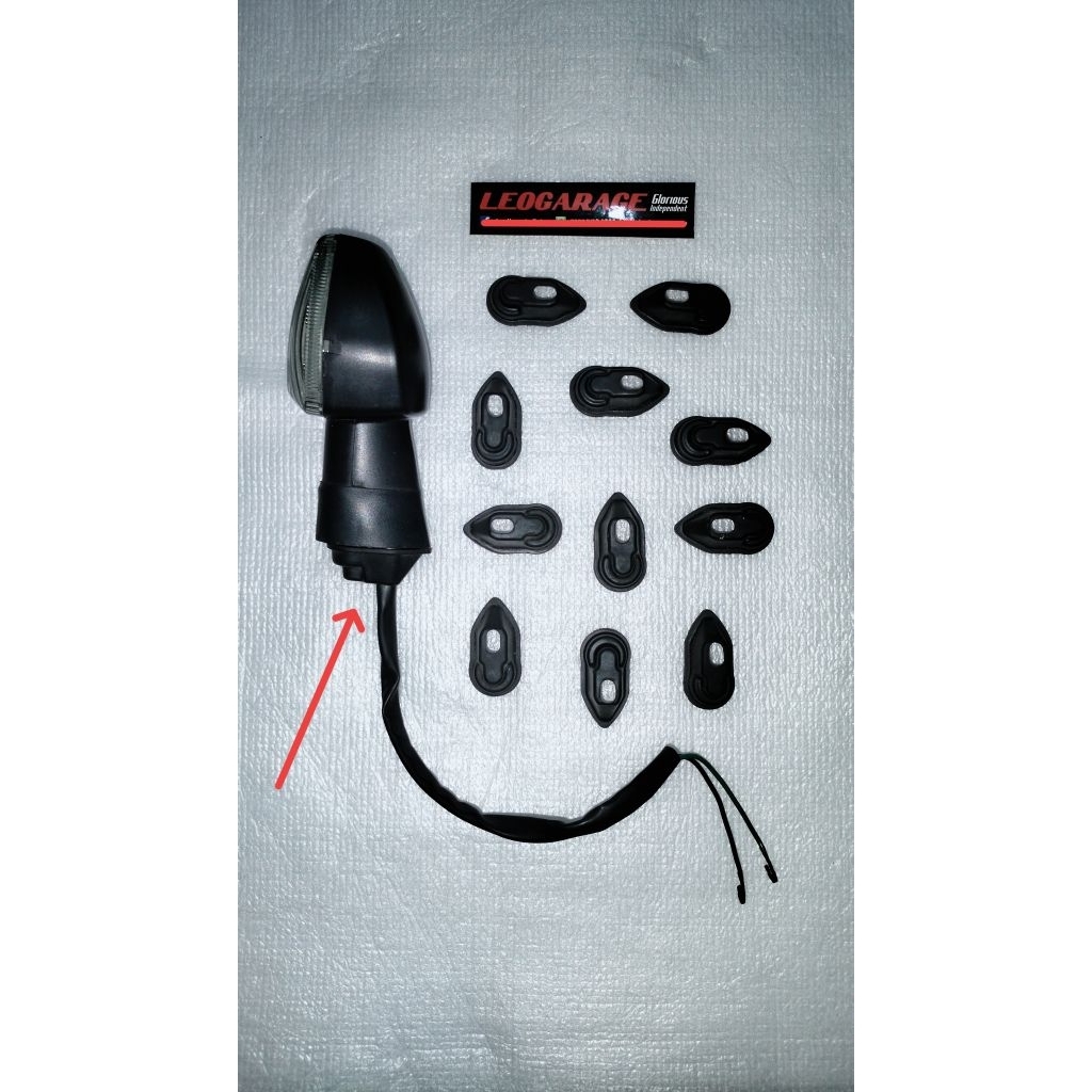 Karet penutup mur/karet pelindung sein depan tiger revo sepasang/2 pcs original lepasan