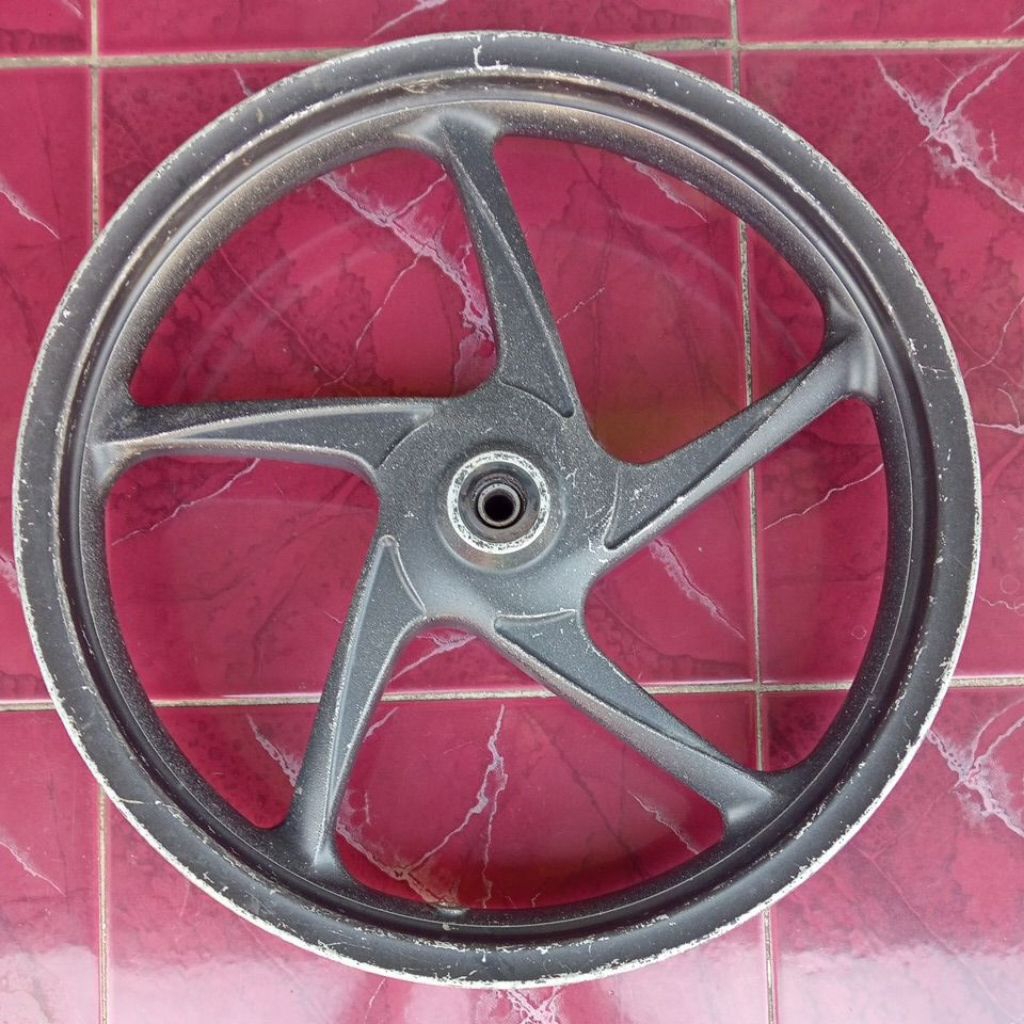 velg pelk pelek resing depan honda beat laba honda beat, scoopy, vario, spacy, karbu/fi 110 bekas or