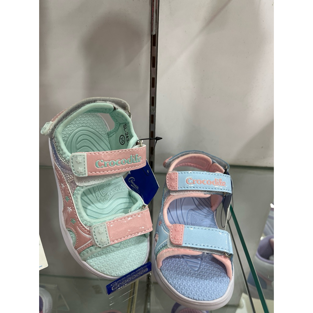 crocodile sandal gunung anak wanita