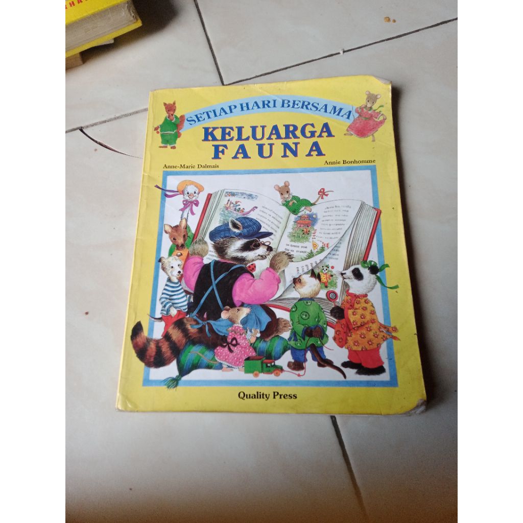 buku setiap hari bersama keluarga fauna