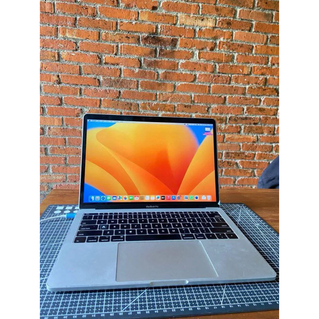 Macbook Pro Retina i5 2017 8/256GB preloved