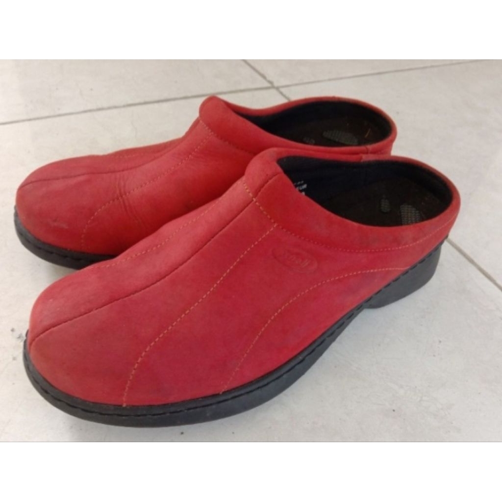 sepatu wanita merk scholl  kulit second.