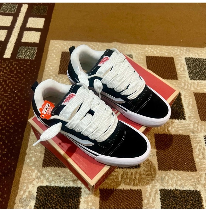 Sepatu Sneakers Gemuk Knu Skool Black and White Sneakers for Men and Women 100% / Sepatu Gemuk 8 VAN