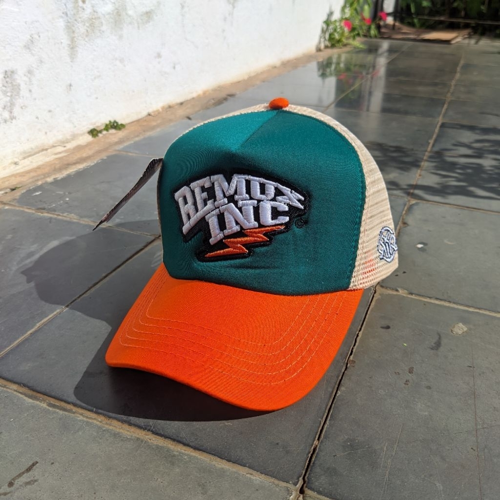 Topi trucker pria topi jaring Remux original topi trucker keren logo bordir