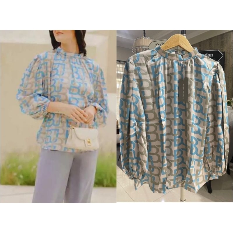 benang jarum monogram gathered blouse blue size S