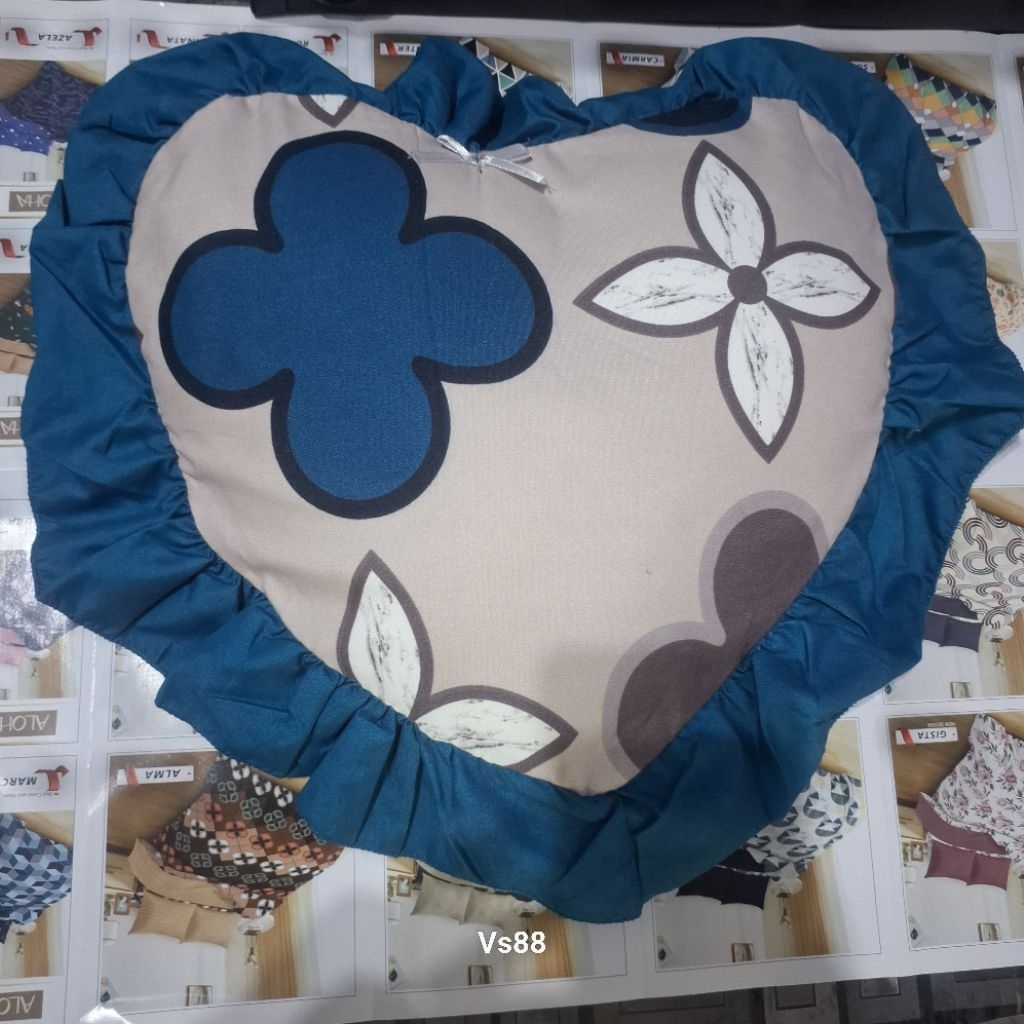 bantal love munggil bahan lembut isi dacron bahan bagus