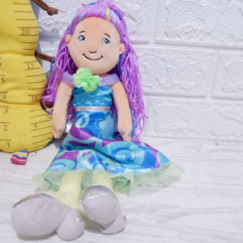 Boneka cewe rambut woll Groovy Girls Dolls Lilia