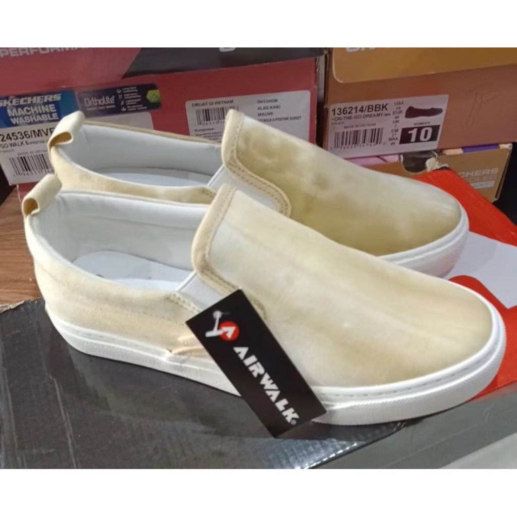 SEPATU WANITA AIRWALK SLIP ON (PRELOVED ORIGINAL)